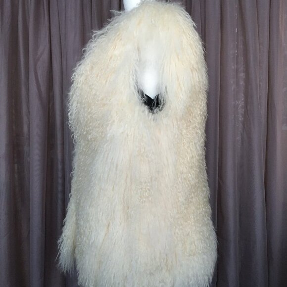 UGG Vest - Picture 4 of 9